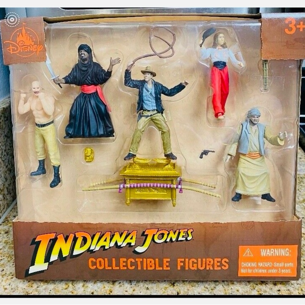 Disney Parks Indiana Jones Collectible Figures Play Set Toys 10 pieces NEW